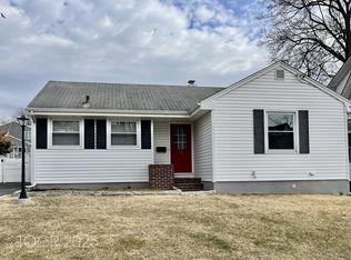 137 4th St, Ridgefield Park, NJ 07660