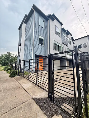3311 Baer St Photo 1