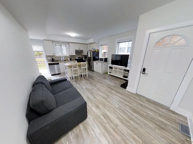 533 Chapel St — Photo 5