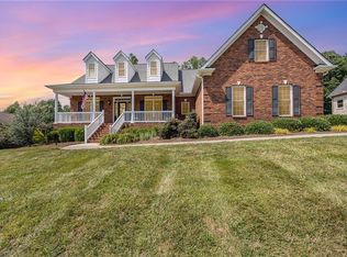 6623 Aspen Forest Ln, Walkertown, NC 27051