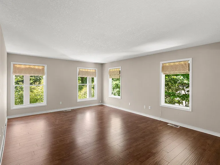 18052 Hobbit Ct — Photo 17