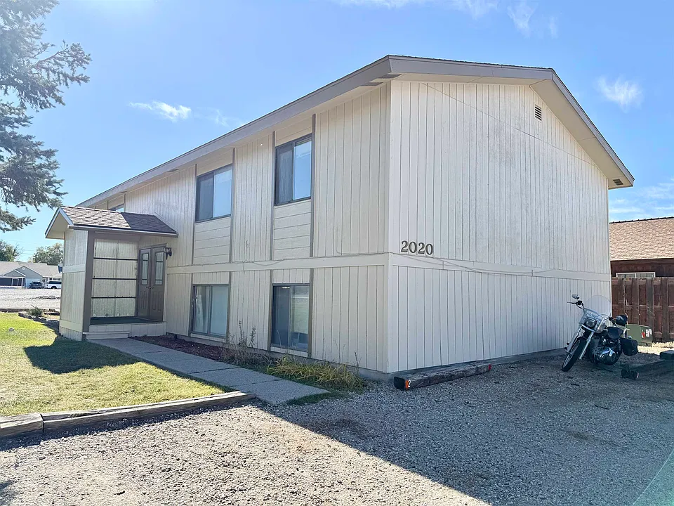 2020 Pioneer Ave #2