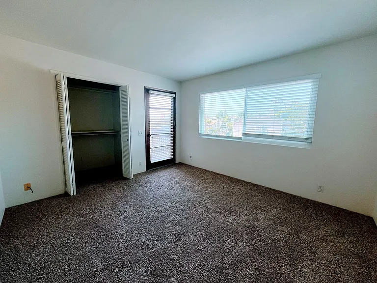 2022 Felspar St — Photo 3