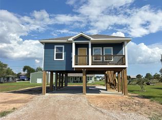 423 Calumet Dr, Palacios, TX 77465