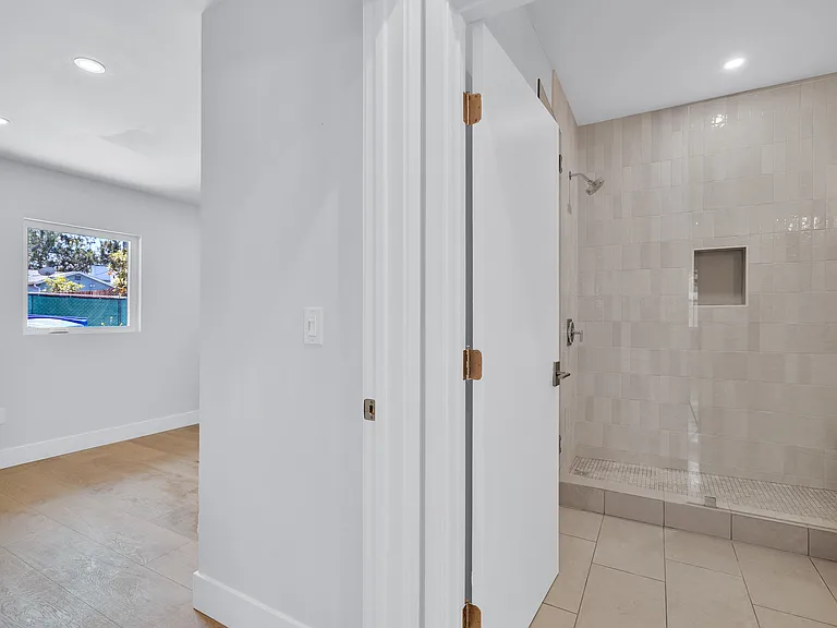1022 Grant St #F — Photo 9
