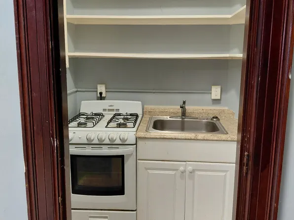 39 Main St, Leominster, MA