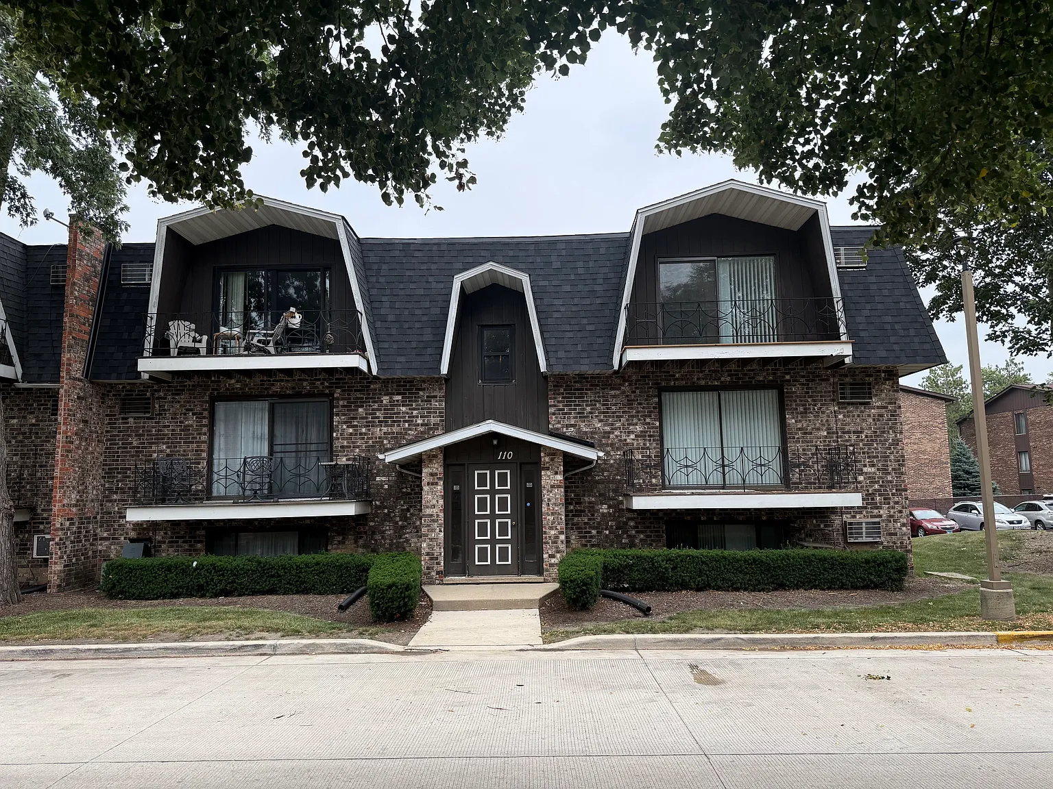2 bed, 995 sqft, $1,750 — Photo 1