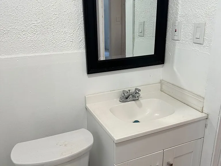 5700 Luther Ave — Photo 24