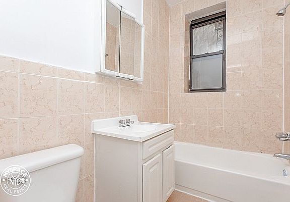 5th image of 601 Park Pl #9D