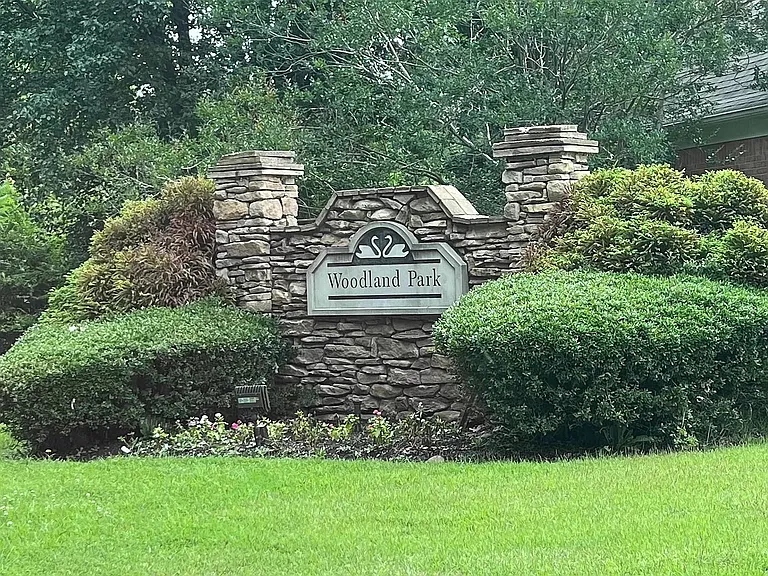 3132 Woodland Crest Dr — Photo 2