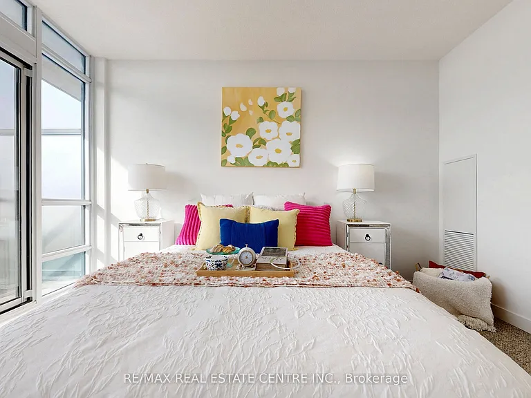 1010 Dundas St E #Penthouse 12 — Photo 23