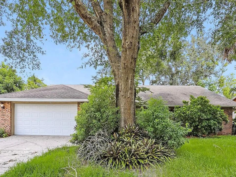 1st image of 948 Yellow Rose Dr
