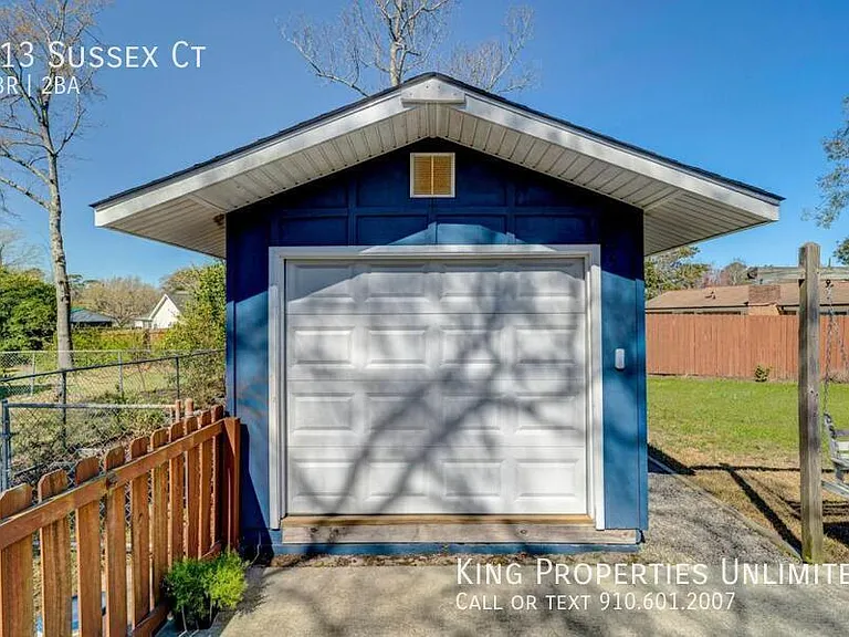 313 Sussex Ct — Photo 12