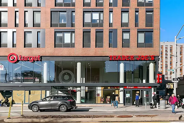 Rented by REAL New York | media 21