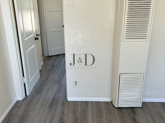 5th image of 3084 Webster Ave