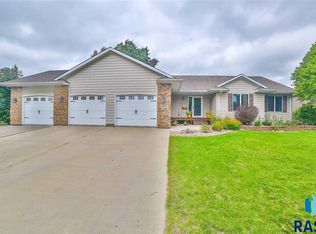 1305 E Fernwood Ave, Brandon, SD 57005