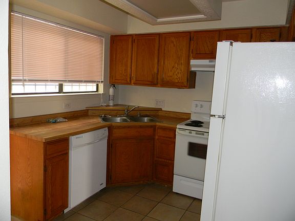 5th image of 2800 Enebro St NE