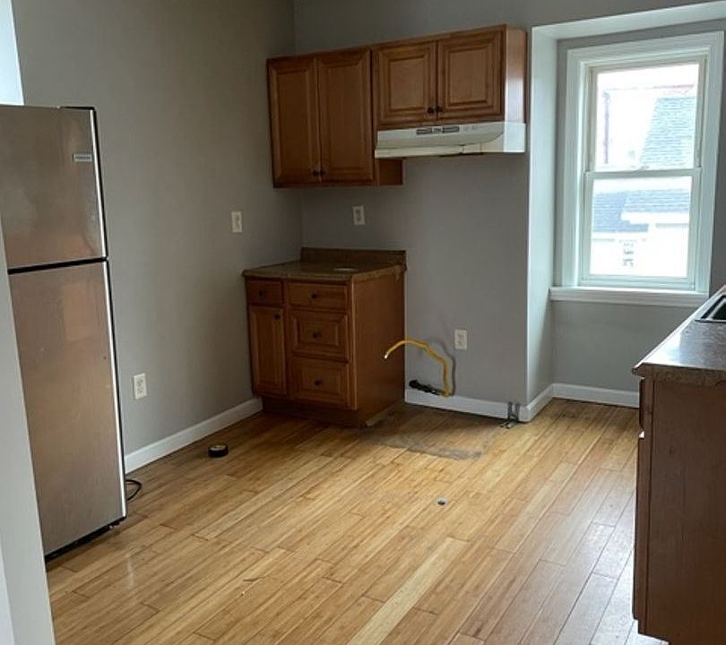 1st image of 30 Vine St Unit 3