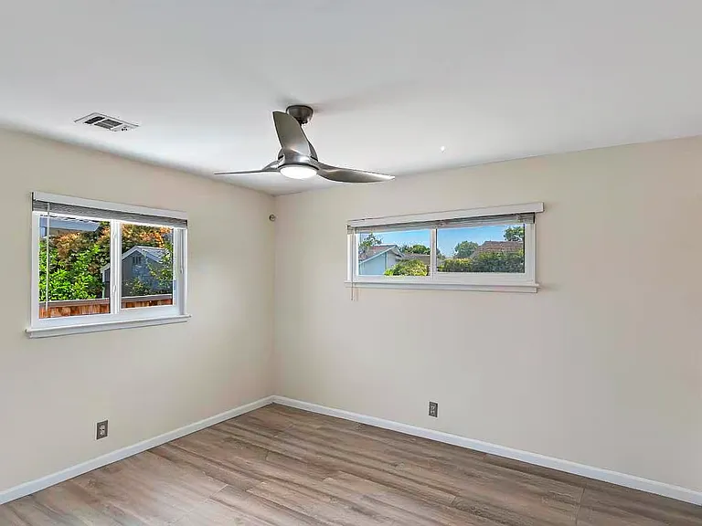 175 Barker St — Photo 10