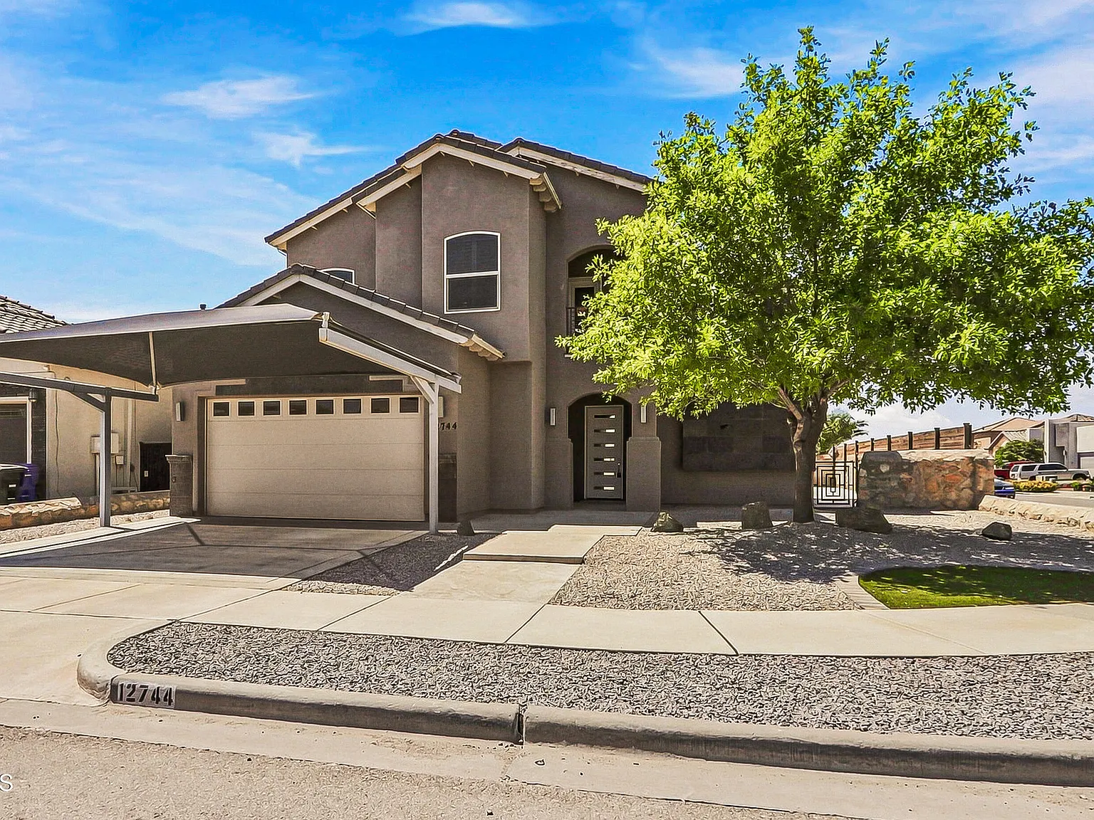 3 bed, 2.5 bath, 1799 sqft, $2,200 — Photo 3