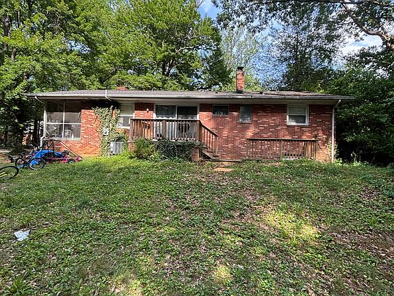 4th image of 145 W Park Dr