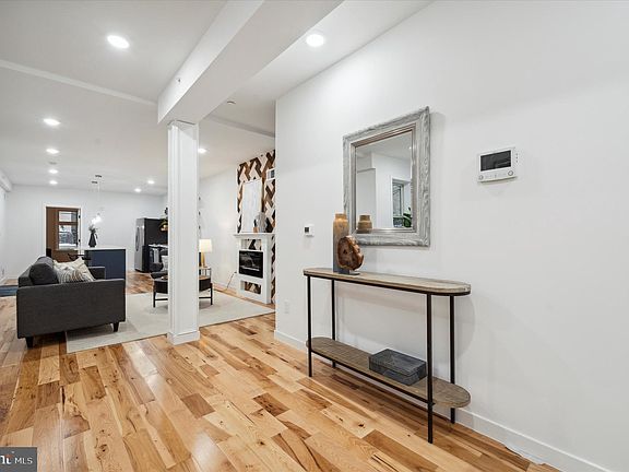 5th image of 1904 Mount Vernon St #1