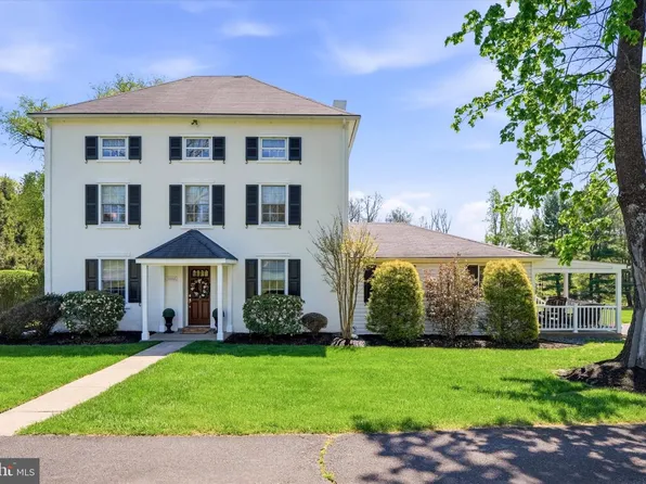 4664 Bergstrom Rd, Doylestown, PA 18902