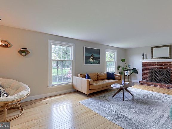 4th image of 2808 Old Orchard Rd