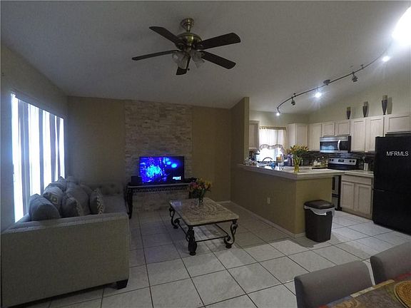 4th image of 2233 Santa Lucia St