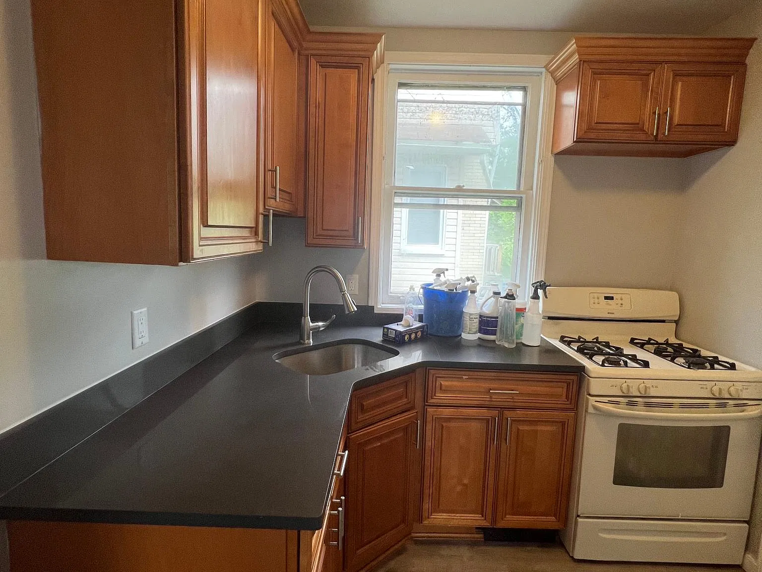 4 bed, 1376 sqft, $1,850 — Photo 4