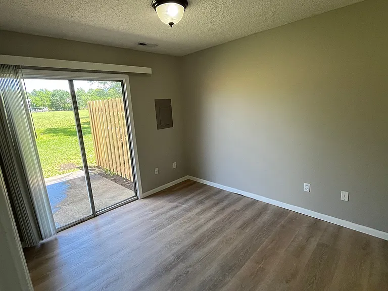 3930 Overland Dr — Photo 5