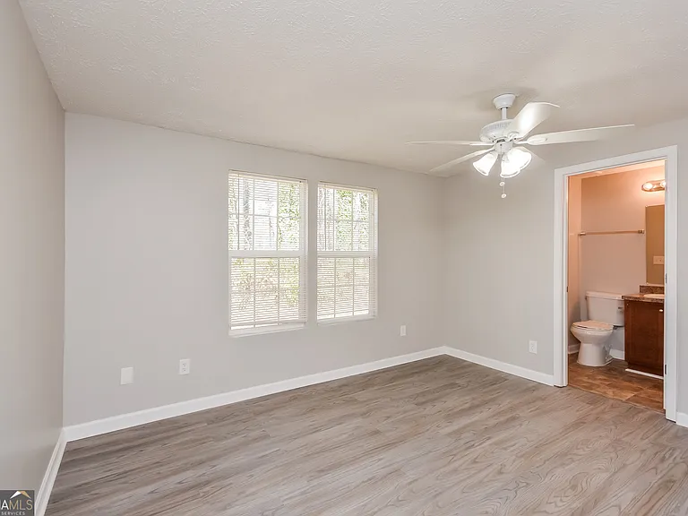 5176 Martins Crossing Rd — Photo 9