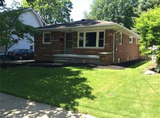 240 Harcourt Dr, Akron, OH 44313