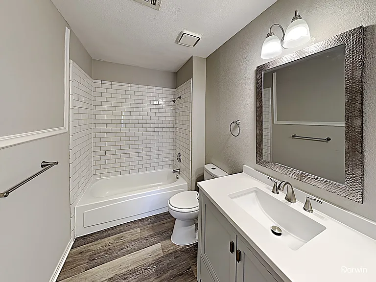 2508 Creekwood Ln — Photo 10