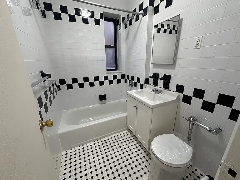 67-11 Yellowstone Blvd #5A — Photo 5