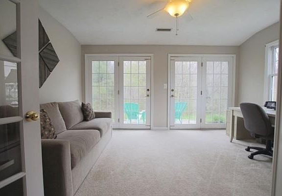 5th image of 9 Ipswich Woods Dr