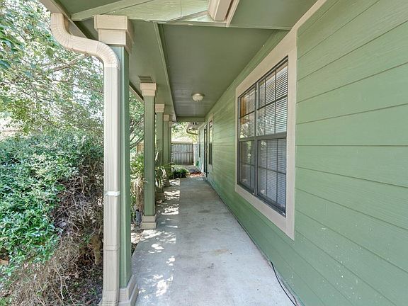 3rd image of 8360 Verdura St