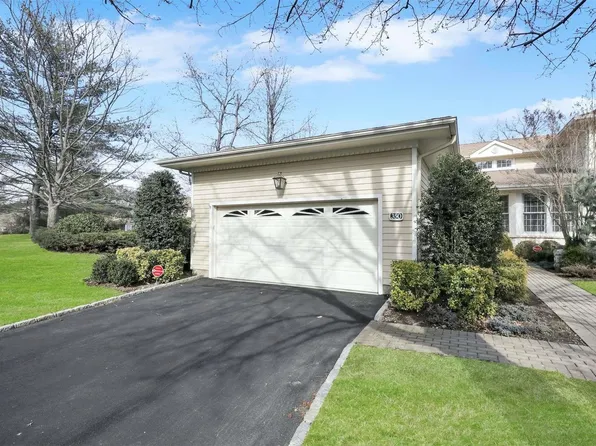 350 Baltustrol Circle #350, North Hills, NY 11576