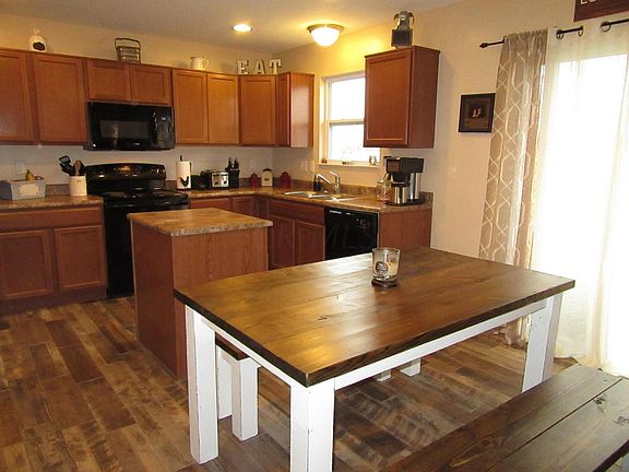 4th image of 515 Doral Ct