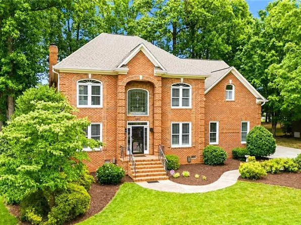 4911 Setter Ct, Jamestown, NC 27282
