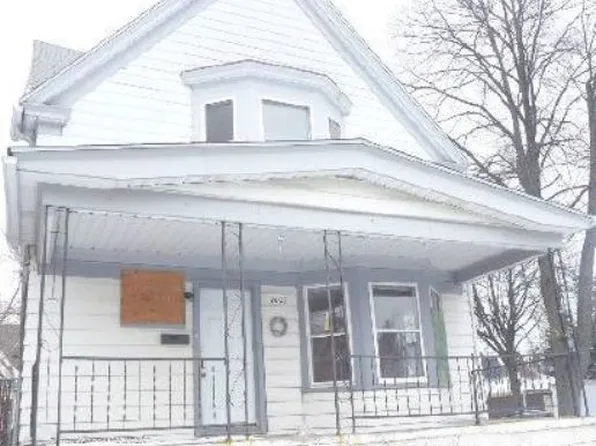 2402 W Becher St, Milwaukee, WI 53215