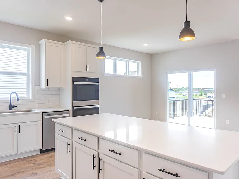 717 Winterberry Ln — Photo 12