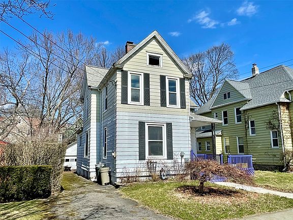 2nd image of 82 Leroy St