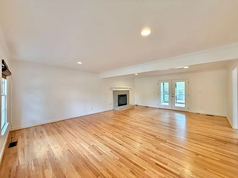 5017 Sandlewood Dr — Photo 7