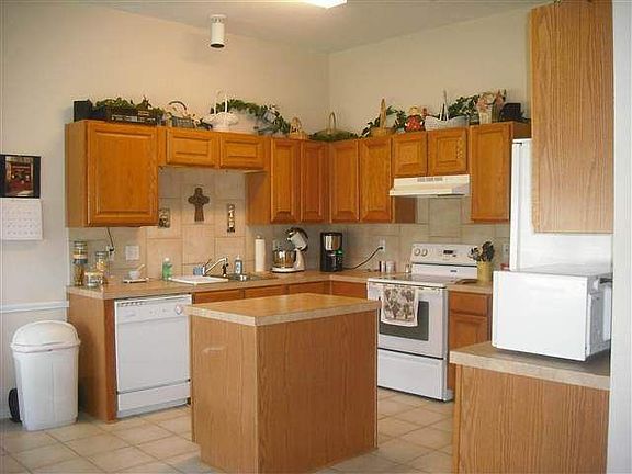 3rd image of 5010 Warwicke Dr