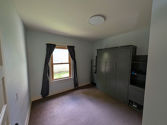 2nd image of 4248 SE Madison St