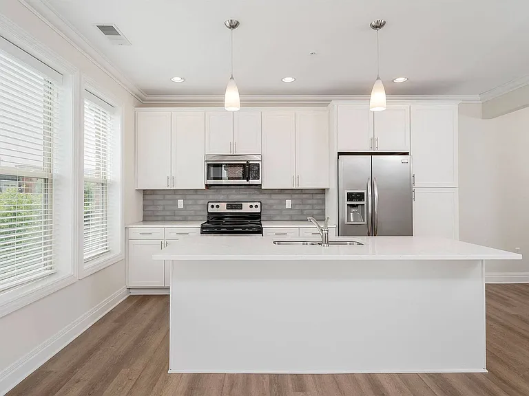 Harrison Park Apartments — Photo 21