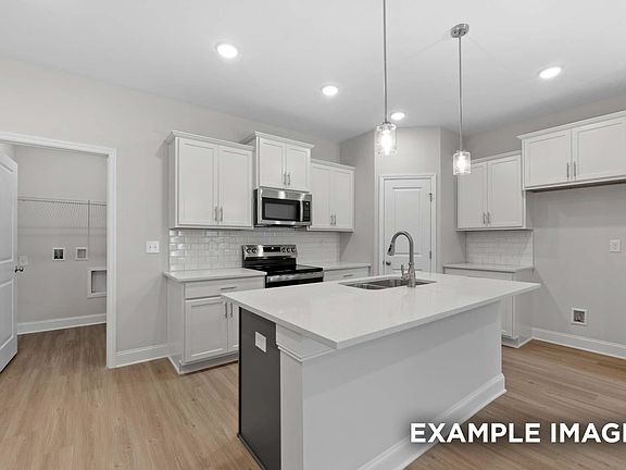 5th image of 400 Clyde Ln