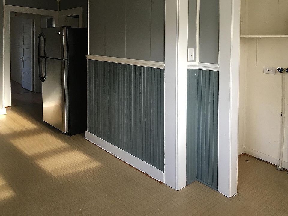 Kitchen area / laundry