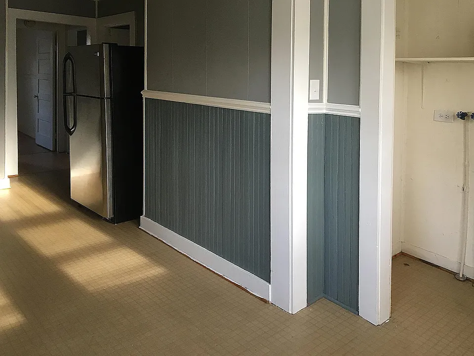 Kitchen area / laundry